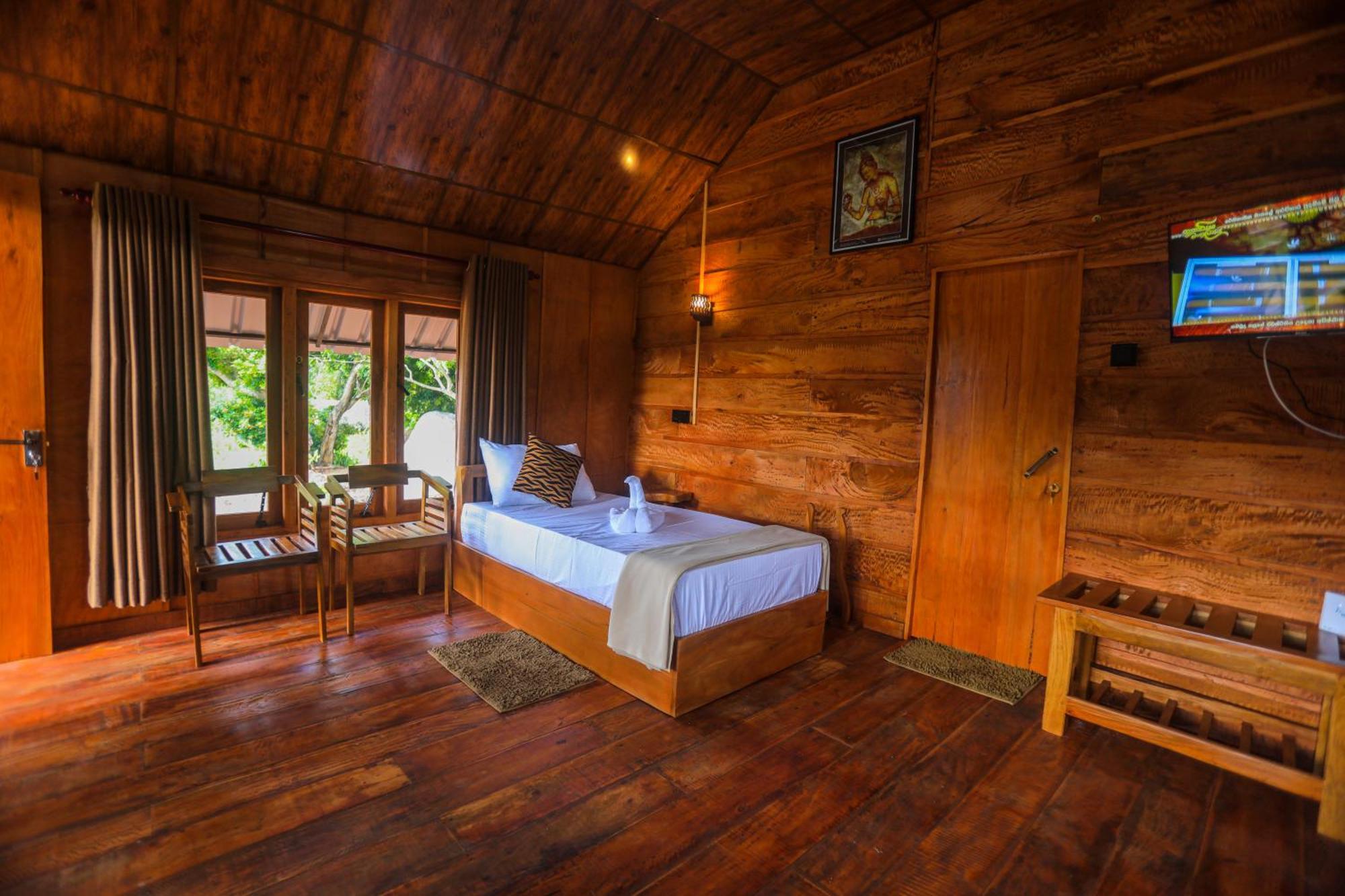 Lion Wood Treehouse Villa Talkote Eksteriør billede