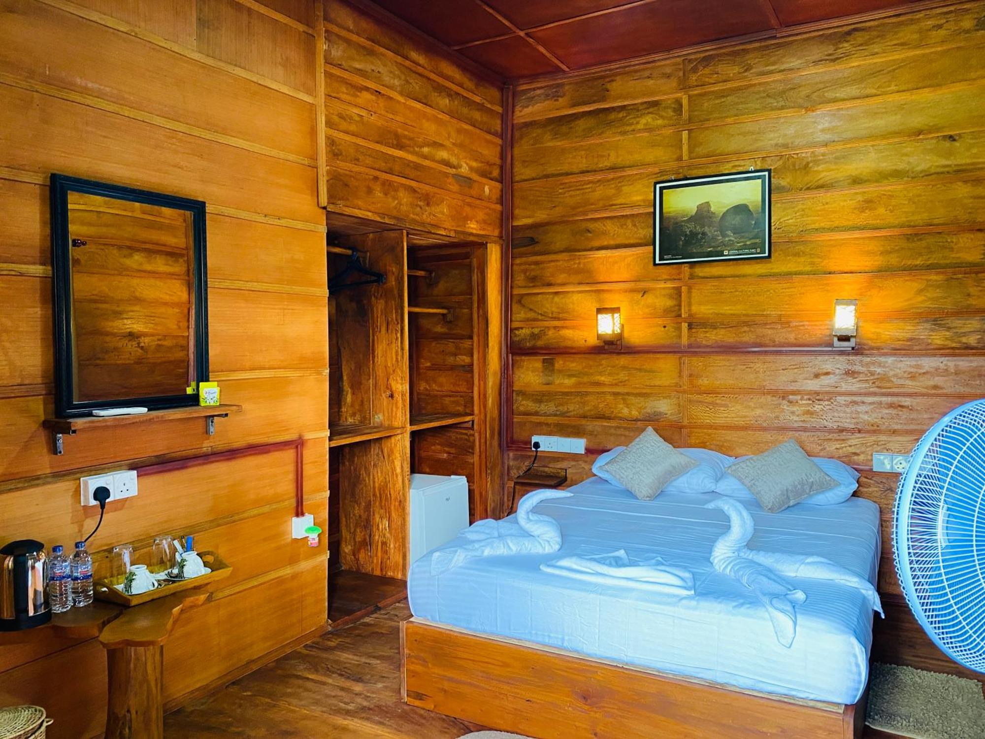 Lion Wood Treehouse Villa Talkote Eksteriør billede